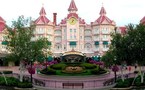 Muslim employee sues Disneyland over headscarf ban