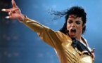 Fans remember King of Pop with 10,000 red roses