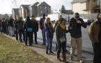 Fans line up to make history in Colorado pot shops