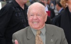 Mickey Rooney's family buries hatchet in funeral row